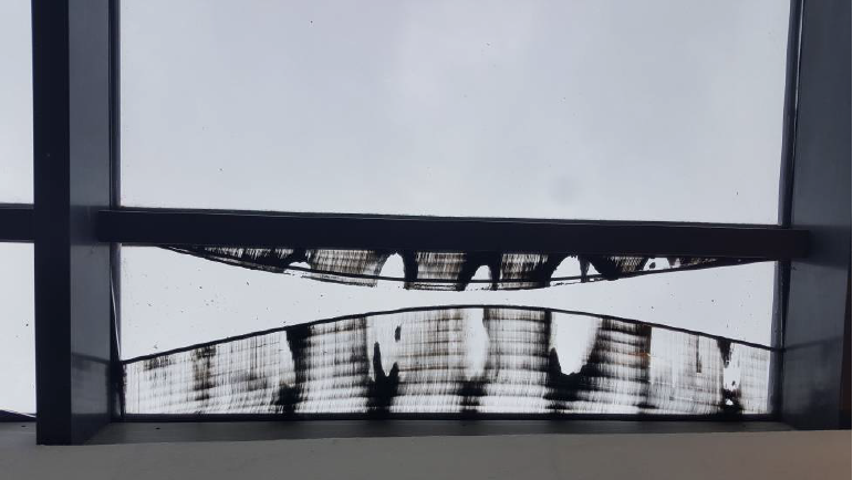 Déplacement d’intercalaire de vitrages isolants